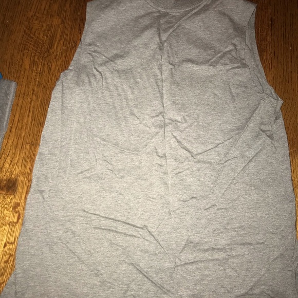 NIKE women’s athletic tank - Picture 4 of 4